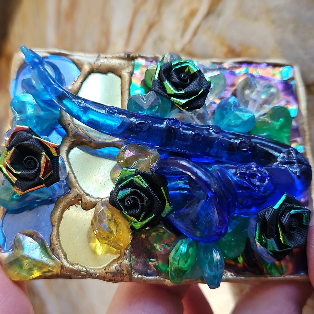 Saxophone pin jewelry